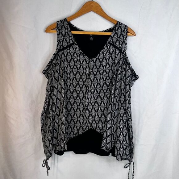 IZ Byer Geometric Print Cut Out Shoulder Long Sleeve Boho Blouse Size XL Maximal - Picture 2 of 13